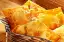 Sonhar com pastéis, comê-los indica forte sentimento de revolta contra a falta de organização em nossos assuntos. Comprá-los, anuncia dificuldades amorosas. 